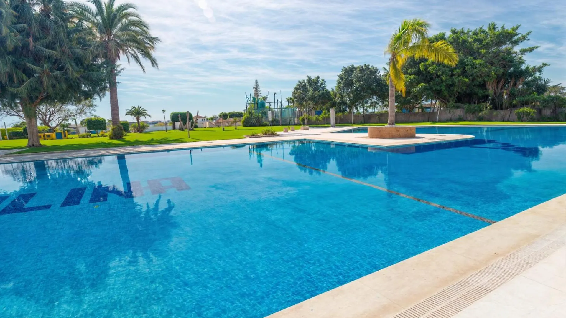 Apt. Colina De Mar- Coastal Retreat Near The Beach Τορρεμολίνος Διαμέρισμα
