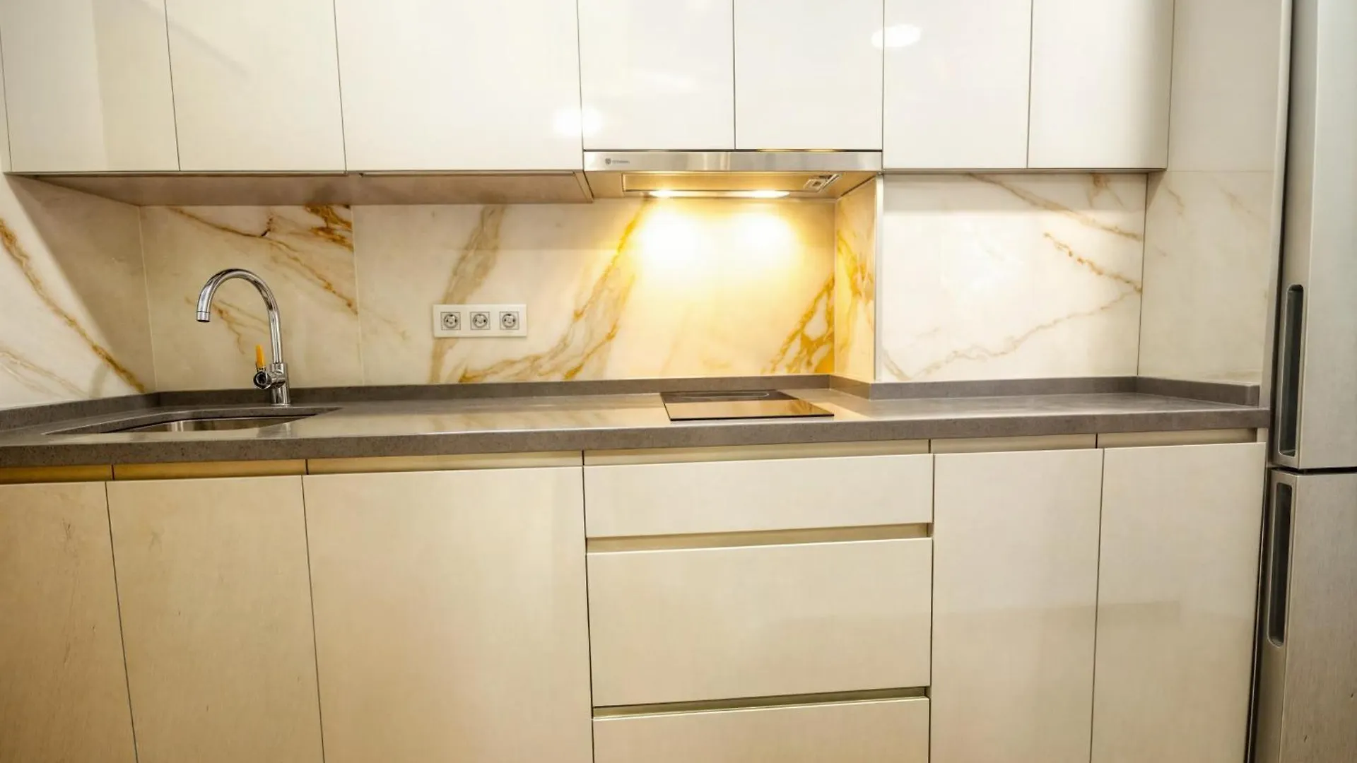 Apt. Colina De Mar- Coastal Retreat Near The Beach Torremolinos Apartment
